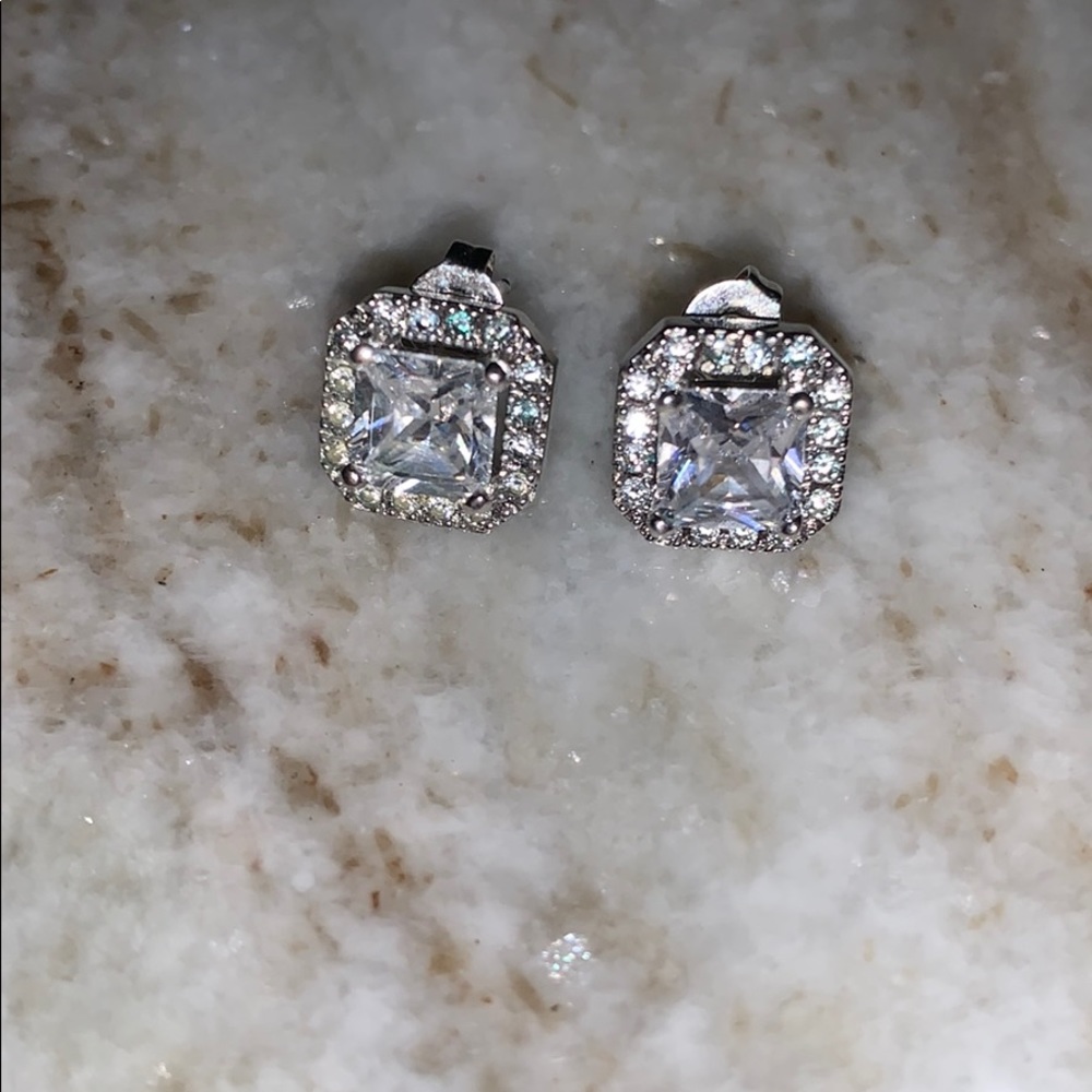 Express earrings